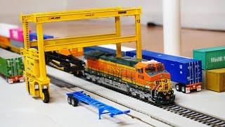 Walthers HO Scale Intermodal Crane Unboxing