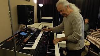 Yvan Guilini plays his big hit "Winter Memories" after 25 years. (jazzy improvisation).