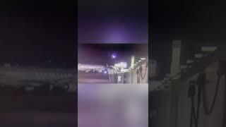 Вот ЭТОТ ЖУТКИЙ МОМЕНТ  СТОЛКНОВЕНИЕ самолета и вертолета в США