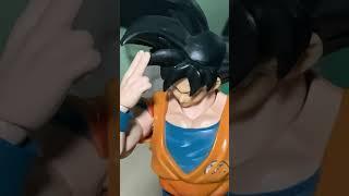 Goku not happy #ronaldo #dragonball #futbol #goku #messi #dbz #roblox #shorts