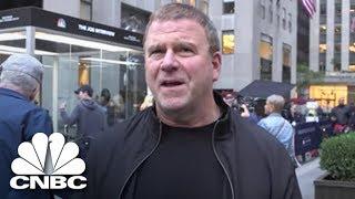 Billion Dollar Buyer’s Tilman Fertitta: Do Not Lie On Your Resume | The Job Interview | CNBC Prime