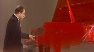 Valery Kastelsky plays Scriabin - video 1985