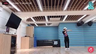 Hyunjin dancing to “Earned it”by The Weekend