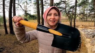 Throwing a Russian military shovel