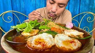 My fav way to prepare and eat noodles with different types of greens and half fried egg.