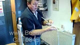 How to tie a Bowline - UK powerboat training courses, Competent Crew.wmv