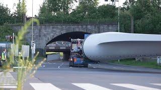 Mega–Transport: Windräder durchqueren Linz