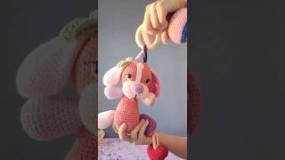 Cachorro Sensorial Colorido amigurumi com chocalho #amigurumi #Cachorro #brinquedos