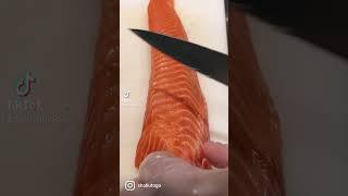 Zalm sashimi bereiden bij SHABU TO GO