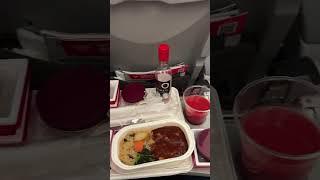 Пока мой бизнес работает на автопилоте , мы летим из Токио в Пекин.