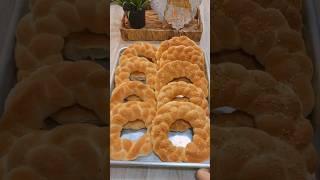 بدون زبدة ولا حليب بنص كيلو دقيق ومية عملت قرص الافران المضفرة سهلة وسريعه واقتصادية هشة واسفنجية