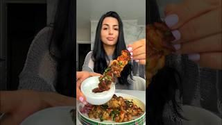 ШАШЛЫЧКИ ИЗ БЕДРА С МАРИНОВАННЫМ ЛУЧКОМ 