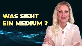 Was kann ein Medium? | Nadine Simmerock