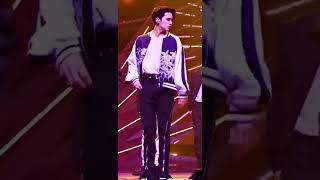 Mingyu (Seventeen) Sexy back (Hot fancam)