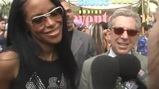 Aaliyah at the Teen Choice Awards 2000