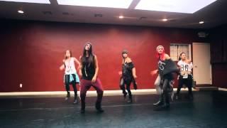 Selena Gomez bailando con amigas Everybody knows [HD]