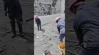 Manual marble splitting with wedges and hammer