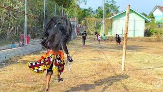 PENONTON MENGEJEK BARONGAN KETANGKAP  Barongan Ngamuk Mengejar Seni Barong Singo Mustiko Mudho