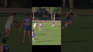 One handed masterclass #australianfootball #aussieplayers #aussieplayersrecruitment #afl #aflplayers