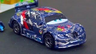 Max Schnell Crash & Repair! Disney Cars Toys Stop Motion Animation - Ladybird TV