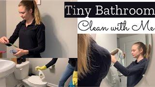 TINY BATHROOM CLEAN WITH ME //CLEANING MOTIVATION // Home with Hannah