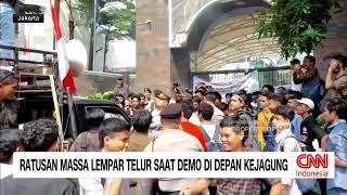 Ratusan Massa Lempar Telur Saat Demo Di Depan Kejagung