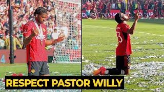 United fans praised Willy Kambwala who still praying while his teammates celebrated | Man Utd News