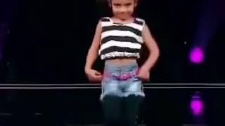 Маленький девочка покарила жури с своими танцами 2020 индия