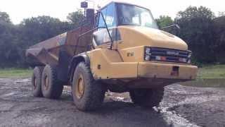 Becoming a dump truck operator in the construction industry