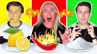 Vi spiser SURT vs STÆRK vs SALT mad challenge!