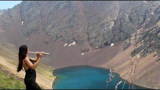 A young flutist, a member of a mountain expedition, who set a world record. Official video version.