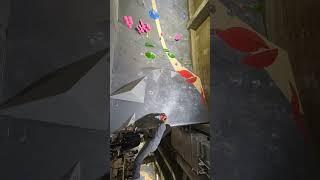 Coordinated dynamic boulder problem  @methodclimb underground 3 