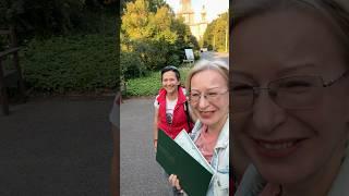 Сертифицированные ботаники!  Удостоверение вверх ногами, но главное не растение вверх корнями