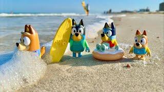 Beach Day ! Bluey toys pretend play - Beach Adventure