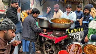 UNEXPECTED REACTIONS ABOUT LAHORI BILLU BEST CHEAPEST CHANAY BREAKFAST | STREET FOOD OF PAKISTAN