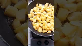 HOW TO COOK CRISPY GOLDEN BROWN POTATOES AMAZING!!!(special recipe) #shorts #streetfood