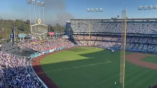 “Amor Eterno” suena en todo Dodger Stadium en honor a Fernando Valenzuela previo a la #SerieMundial