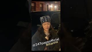 Rihanna stopping to sign for fans late last night  in NYC part 2 #rihanna #asaprocky