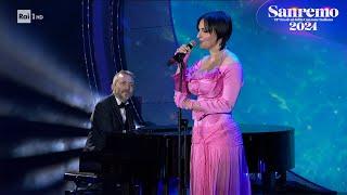 Sanremo 2024 - Arisa canta "La notte" dalla piazza di Sanremo