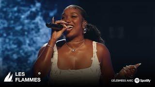 Fanny J performe un medley en live (Okay, Je l'aime, Ancrée à ton port) | LES FLAMMES 2024