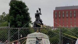 As Confederate statues are torn down, Trump moves to protect them