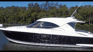 Riviera 4400 Sport Yacht - Walkthrough