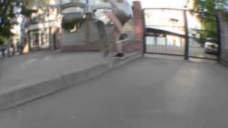 Burger's no comply kickflip