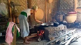 tradisi Jawa,mbok katirah masak buat acara unggahan