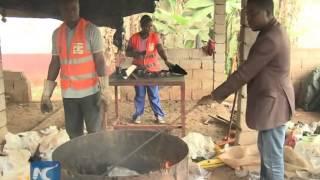 He uses plastic bags to produce paving blocks