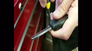 The Keyless Shop presents How to replace battery in Honda remote key