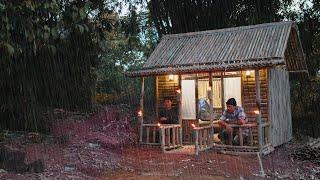 5Hari Bangun Rumah Bambu Sambil Diterjang Hujan Deras! ️|| Seru Banget, Berkemah di Tengah Hutan!️