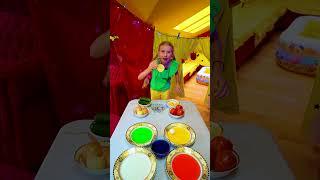Mâncare într-o culoare  Eat the food of the same color as the plate  #shorts