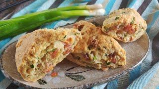 葱香肉肠咸味司康 准备只要10分钟 这个早餐太香了 Savoury scallion scones, easy and delicious.