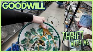 CROWDED at Goodwill | Thrift With Me | Reselling